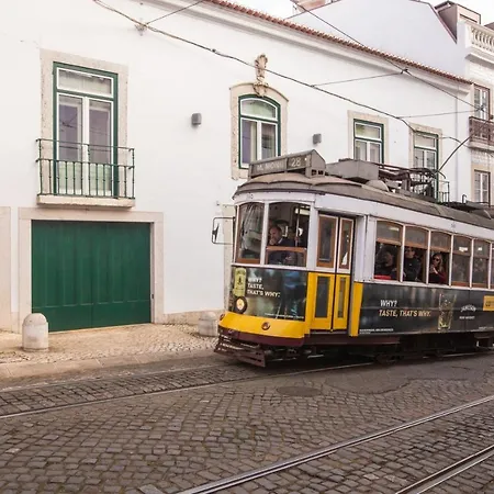 Plum Guide - Rapids * Lisboa